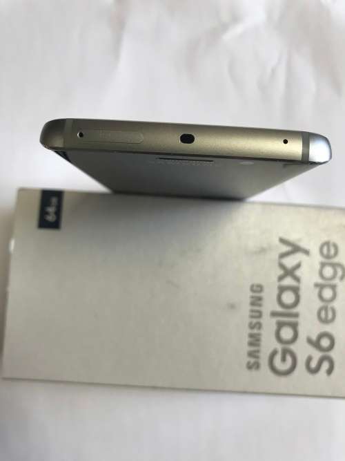 Samsung Galaxy S6 Edge - Black - 64GB + Wireless Charger + Samsung Gear VR