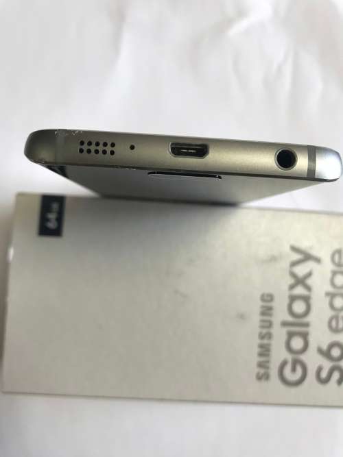 Samsung Galaxy S6 Edge - Black - 64GB + Wireless Charger + Samsung Gear VR