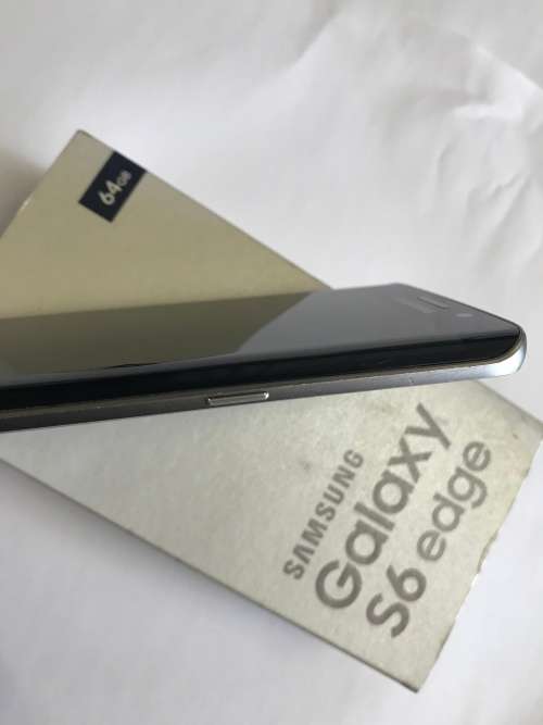 Samsung Galaxy S6 Edge - Black - 64GB + Wireless Charger + Samsung Gear VR