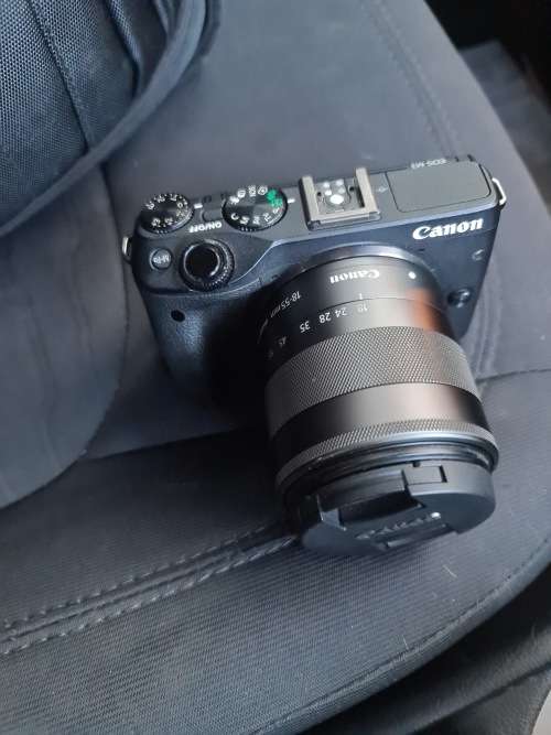 CANON EOS M3 - 24.2MP MIRRORLESS CAMERA BUNDLE