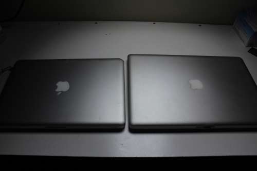 2 x Macbooks + 1 x Parts Keyboard + 1 x Charging Adapter Combo ** PLS READ DESCRIPTION **