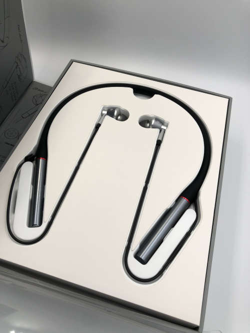 1MORE Triple Driver Bluetooth In-Ear Headphones