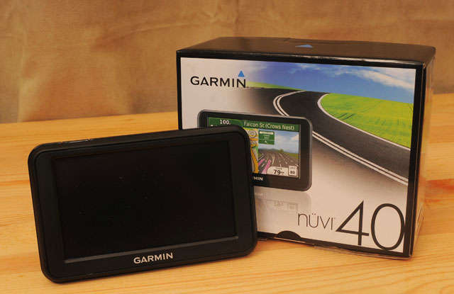 Garmin Nuvi 40 GPS as new box and charger + holder
