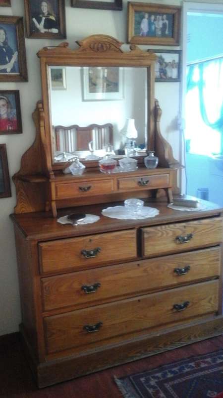 oak dressing table