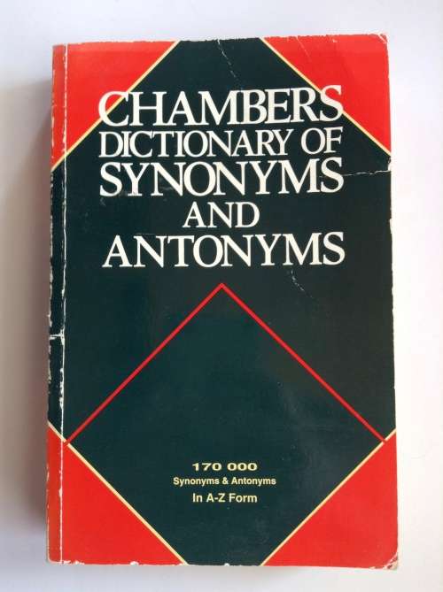 Chambers Dictionary of Synonyms and Antonyms (Paperback)