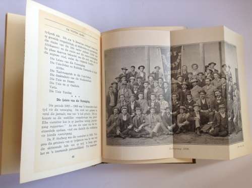 Na Vyftig Jaar : Gedenkboek van die Unie -Debatsvereniging, Stellenbosch 1876 - 1926