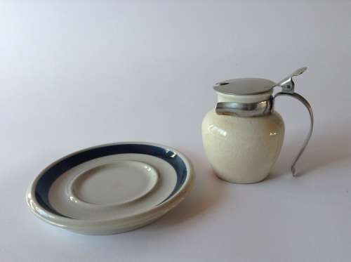 ARABIA FINLAND Mustard pot and plate