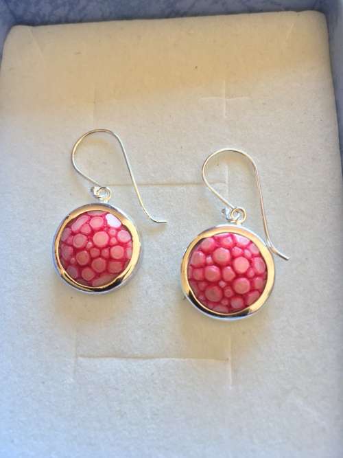 Solid 925 sterling silver & Pink Stingray leather round drop earrings