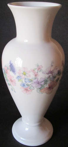 Wedgwood Vase 'Angela'
