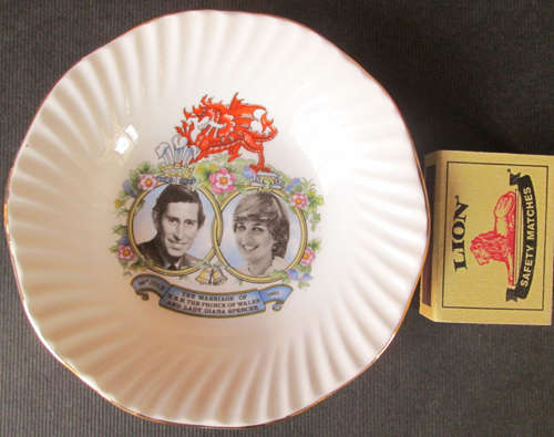 Elizabethan Commemorative Pin Dish Royal Wedding July 1981