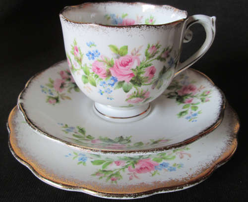 Roslyn Trio 'Moss Rose'