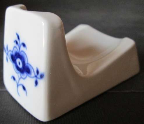 Royal Copenhagen Porcelain Smoking Pipe Stand Rest #5077
