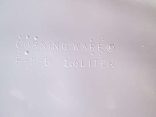 Corning Ware French White (Ribbed) Round Deep Dish with Lid F-5-B 1.6 Litre