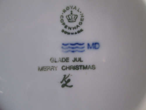 Royal Copenhagen Plate 'Glade Jul Merry Christmas'