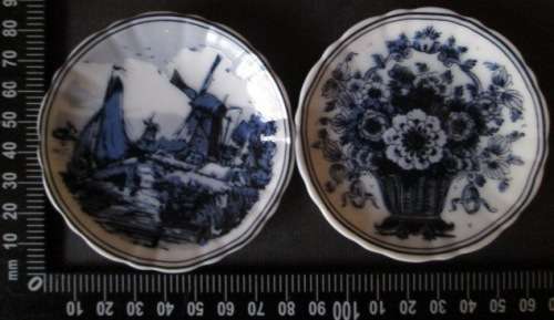 2 Small Oude Molen Delft Plates