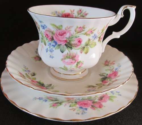 Royal Albert Trio 'Moss Rose'