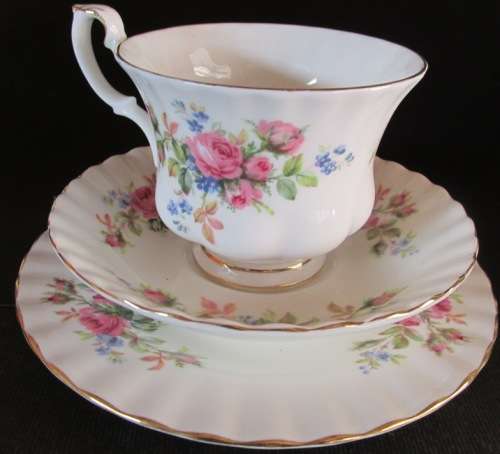 Royal Albert Trio 'Moss Rose'