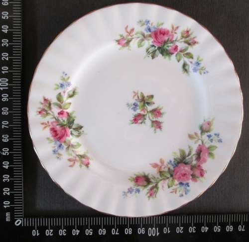 Royal Albert Trio 'Moss Rose'