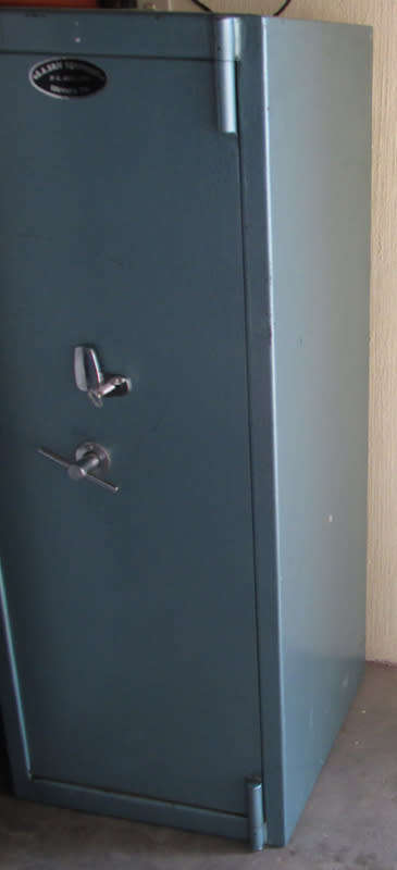 Rifle Safe 4 Rifles with Shelving,  SA Safe Equipment