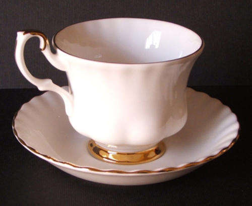 Royal Albert Cup and Sauce (Val D'or)