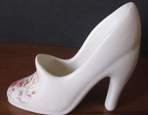 Decorative Crescent Potteries Shoe, F224