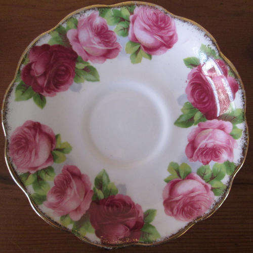Royal Albert Saucer 'Old English Rose'