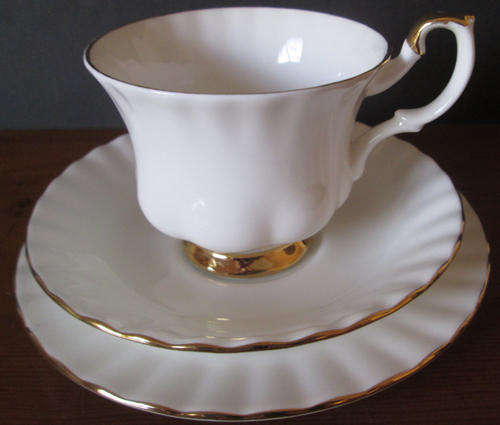 Royal Albert Trio 'Val D'oR'