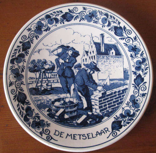Delft Blauw Royal Distel Wall Plate 'De Metselaar'