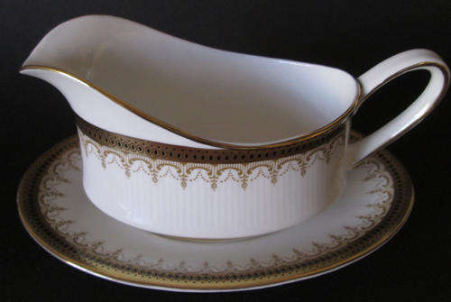 Paragon Gravy Boat with Saucer 'Athena'