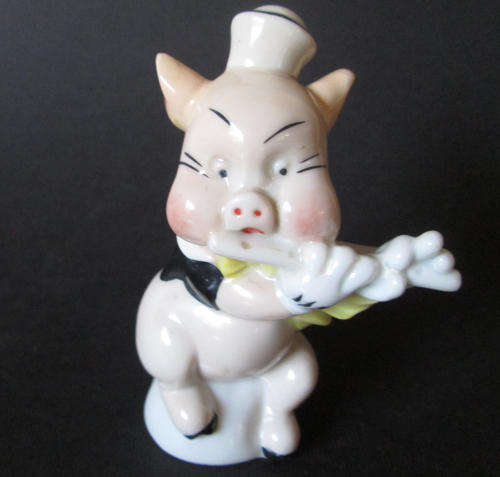 Tooth Brush Holder 'One of the Three Little PigsÃ¢ÂÂ playing a flute - Walt Disney'