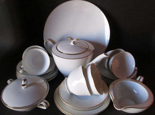 22 Piece Noritake Tea Set 'Caprice'