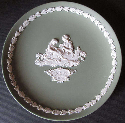 Wedgwood Green Jasperware Wall Plate "Mother 1972'
