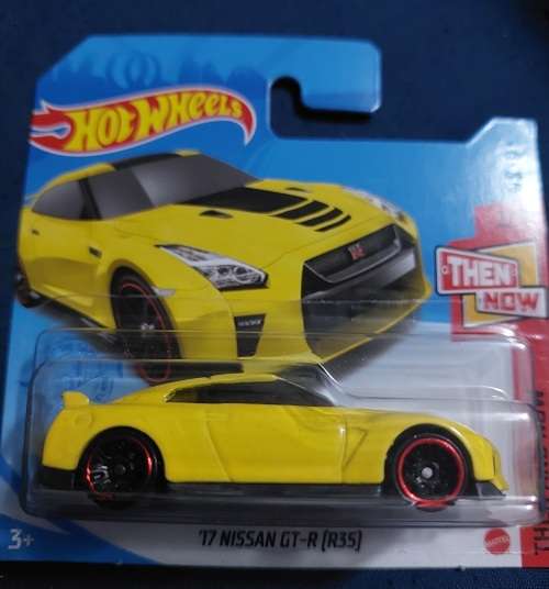`17 Nissan GT-R (R35)