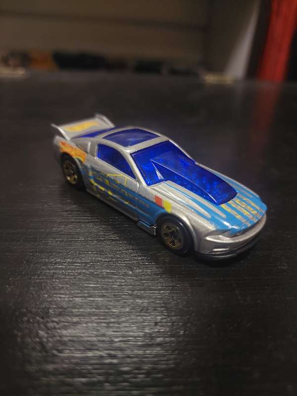 HOT WHEELS '13 FORD MUSTANG GT