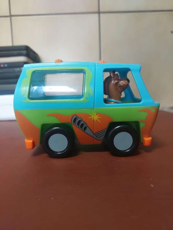 SCOOBY DOO MYSTERY MACHINE (plastic)