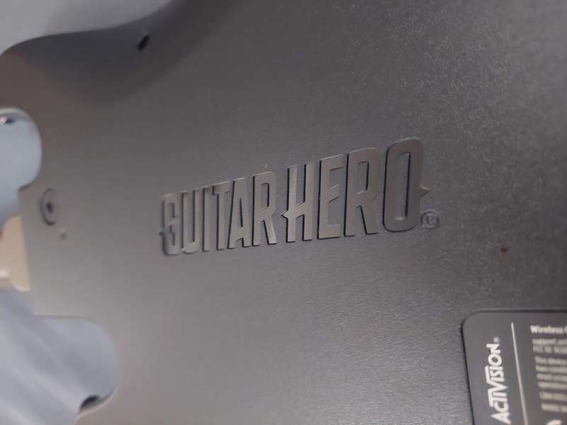 PS4 GUITAR HERO LIVE