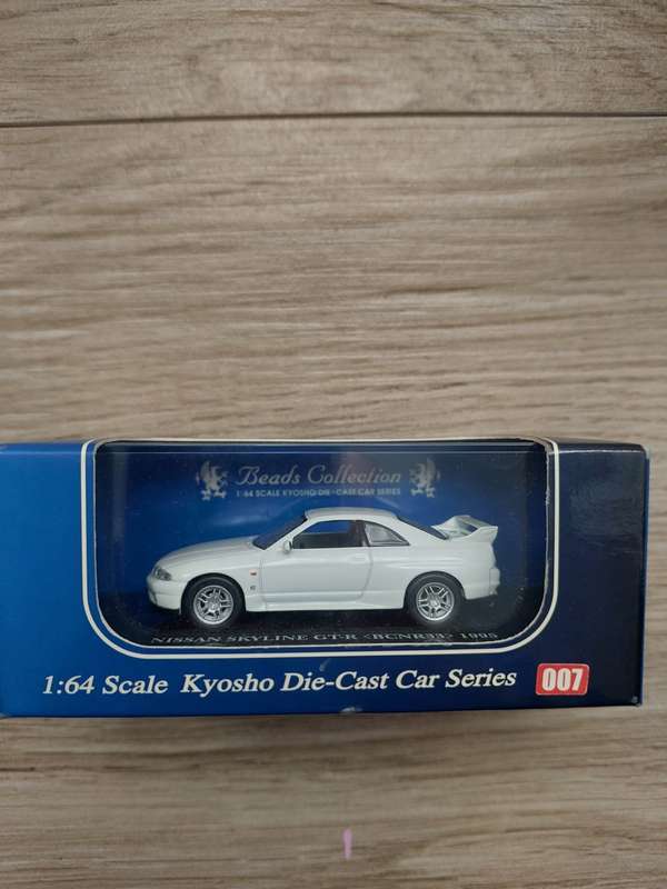 KYOSHO 1995 NISSAN SKYLINE GT-R (BCNR33)