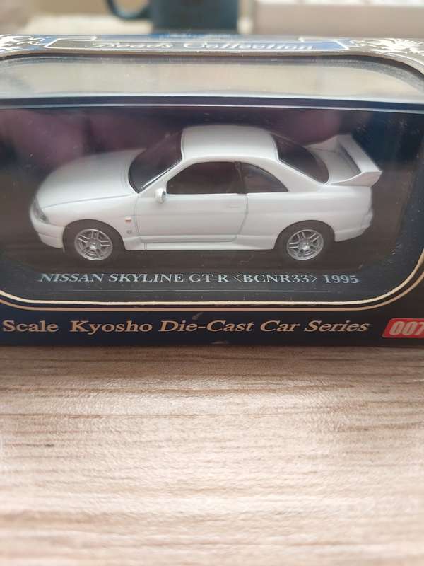 KYOSHO 1995 NISSAN SKYLINE GT-R (BCNR33)