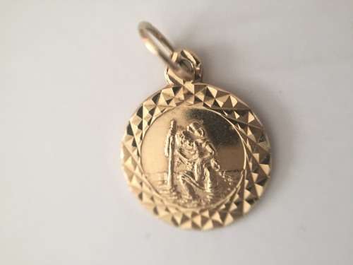 9 CT Gold Pendant
