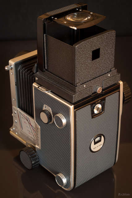 Mamiya C220 Professional