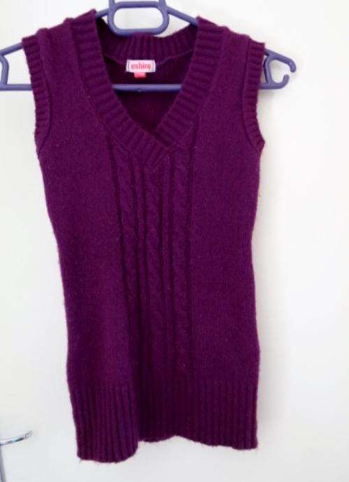 Girls Knitted top Size 8 - 9 yrs old