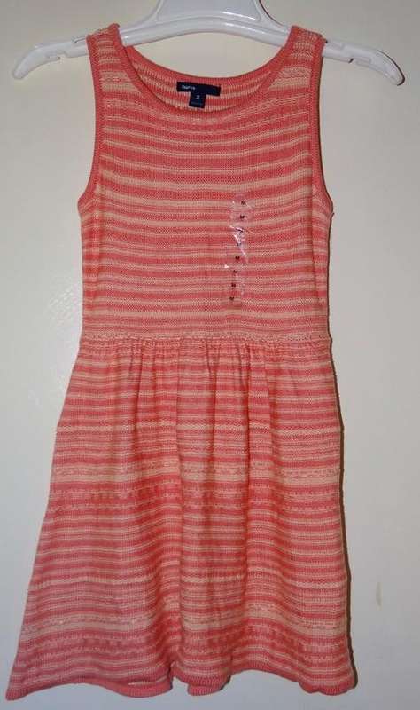 Very cuteKnitted dress size 8 years old Gapkids