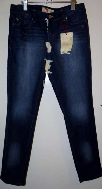 Womans Lowrise skinny jeans Size 15 Stretch
