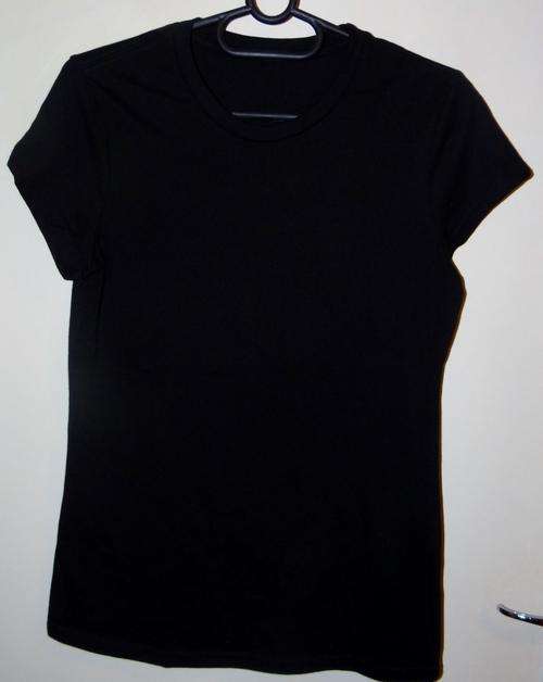 Black T shirts size Small for Woman