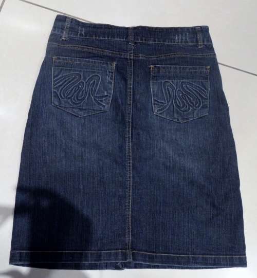 Dennim skirt size 32