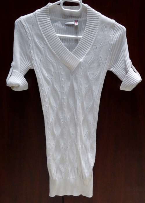 Womans white knited shortsleeve top Size Small - Identity