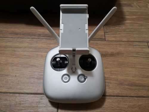 DJI INSPIRE 1 DRONE WITH ORIGINAL PACKAGING ONLY USED 2 TIMES STILL BRAND NEW