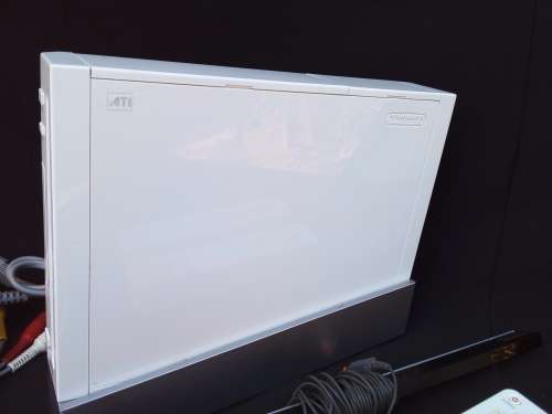 Wii BUNDLE - 1 X CONSOLE - 3 X REMOTE CONTROLLER`S - 1 X SENSOR - 100% WORKING