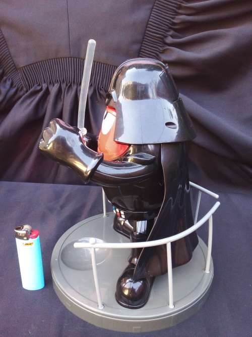 M&M`s Dispenser - Star Wars: Darth Vader (Red MandM) - Working - LIKE NEW AMAZING CONDITION