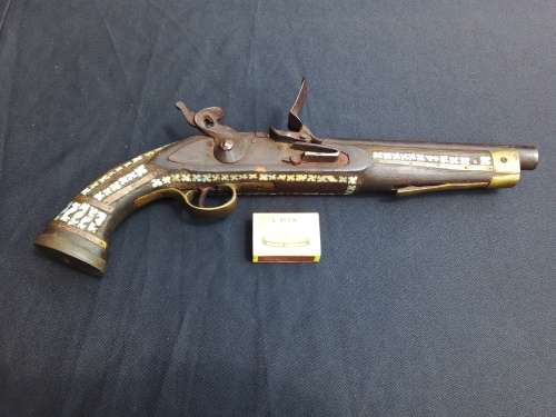 VINTAGE WOODEN GUN WITH PEARL INLAY AND BRASS - HEAVY - 41 CM X 4.5 CM